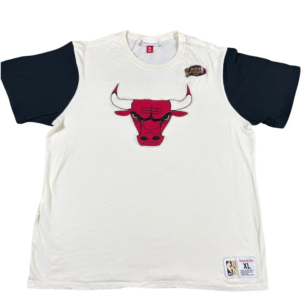Mitchell & Ness Chicago Bulls 1996 NBA Finals T-Shirt Mens XL Cream Black HWC